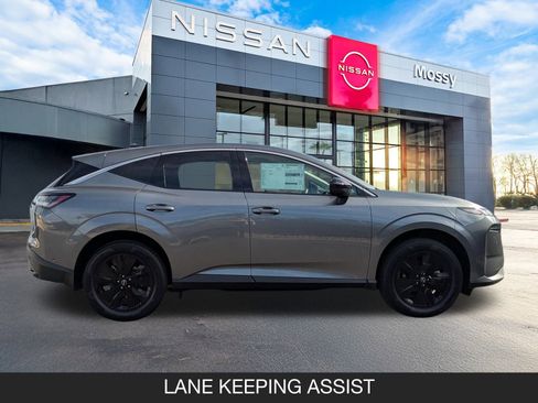 New 2025 Nissan Murano SV image 6