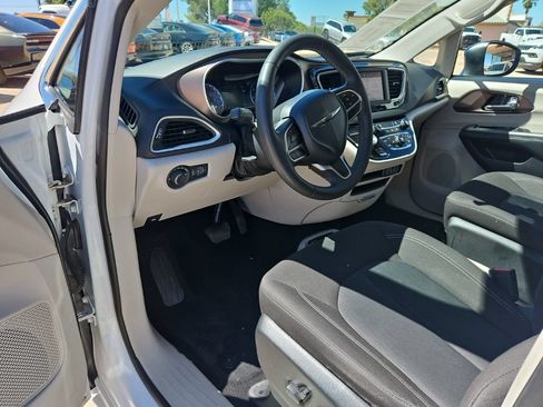 Used 2024 Chrysler Voyager LX FWD image 17