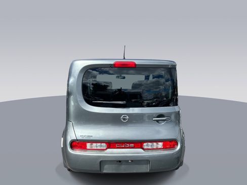 Used 2011 Nissan Cube 1.8 SL w/ Interior Illumination Pkg FWD image 5