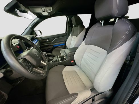 Used 2025 Toyota Tacoma TRD Off-Road image 13