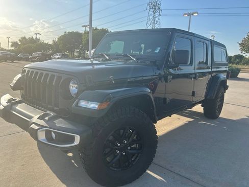 Used 2023 Jeep Gladiator Sport AWD/4WD image 1