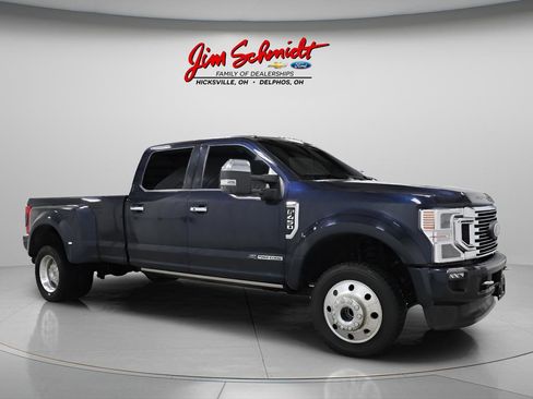 Used 2022 Ford F450 Platinum w/ FX4 Off-Road Package image 2