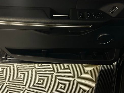 Used 2024 Ford Expedition XLT image 23