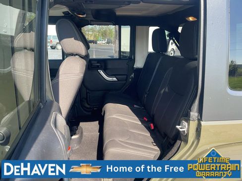 Used 2015 Jeep Wrangler Unlimited Sahara w/ Dual Top Group AWD/4WD image 24