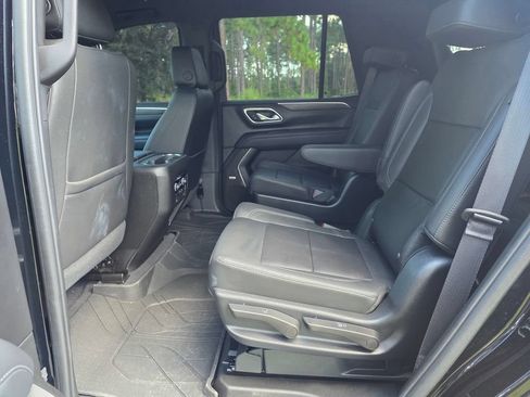 Used 2023 Chevrolet Tahoe Z71 w/ Luxury Package AWD/4WD image 15