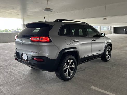 Used 2016 Jeep Cherokee Trailhawk AWD/4WD image 14