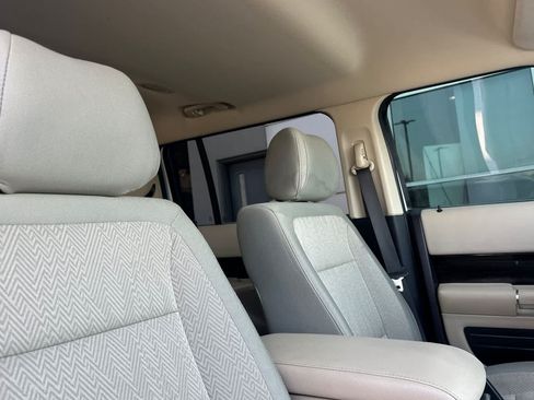 Used 2016 Ford Flex SEL FWD image 18