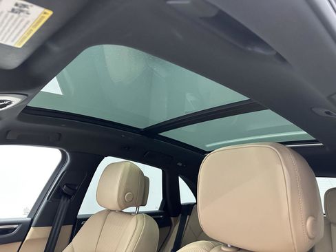 Certified 2026 Porsche Macan AWD/4WD image 21