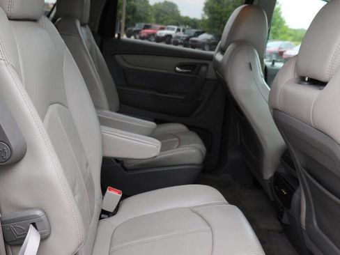 Used 2015 Chevrolet Traverse LT image 16