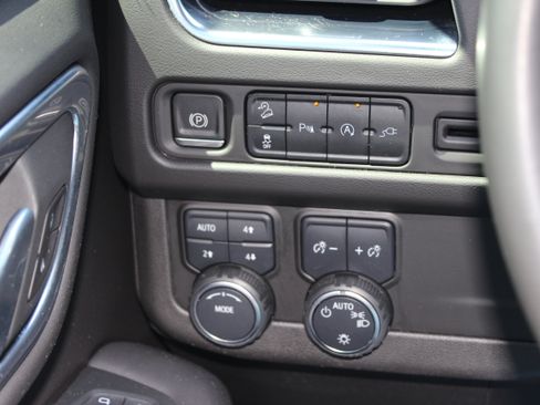 Used 2021 Chevrolet Tahoe Z71 AWD/4WD image 10