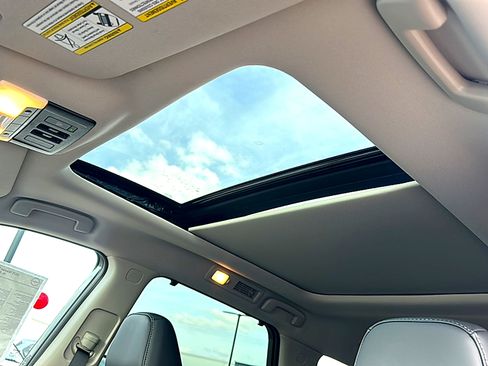 New 2026 Nissan Pathfinder SL w/ SL Premium Package image 13