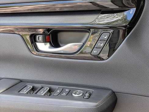 Used 2025 Honda CR-V Sport Touring image 4