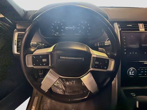Used 2022 Land Rover Discovery HSE R-Dynamic AWD/4WD image 18