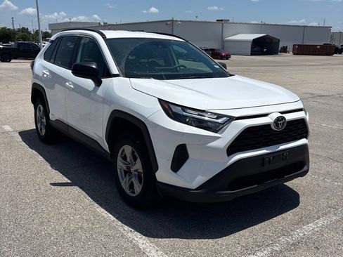 Used 2025 Toyota RAV4 LE AWD/4WD image 1