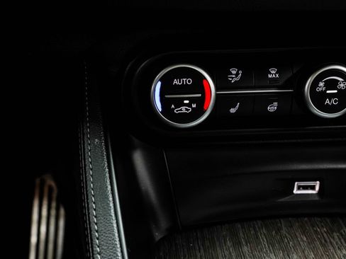Used 2022 Alfa Romeo Stelvio Ti AWD/4WD image 26