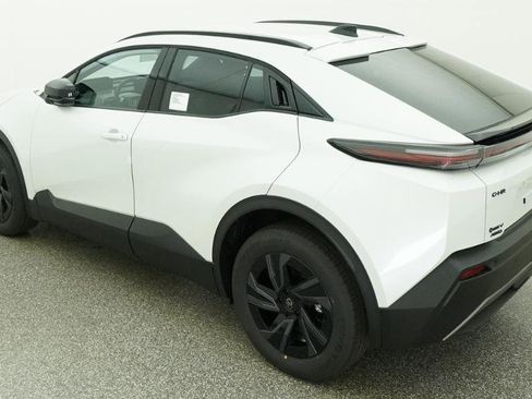 New 2026 Toyota C-HR AWD/4WD image 20