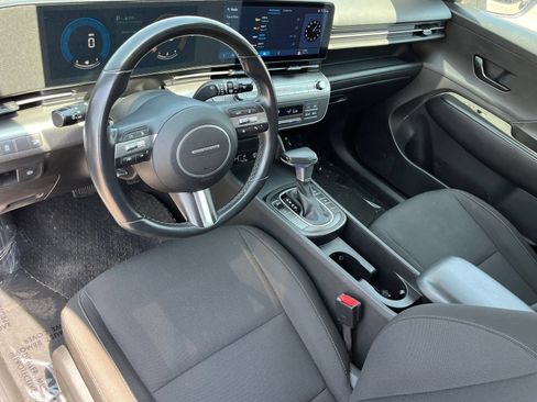 Used 2024 Hyundai Kona SEL AWD/4WD image 16