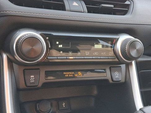 Certified 2022 Toyota RAV4 LE image 21