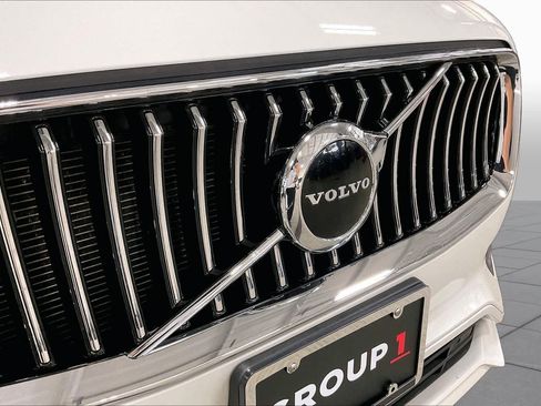 Used 2021 Volvo XC90 T6 Momentum w/ Climate Package AWD/4WD image 30