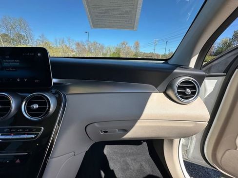 Used 2022 Mercedes-Benz GLC 300 w/ Premium Package Lite image 16