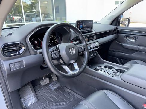 Used 2023 Honda Pilot Touring image 14