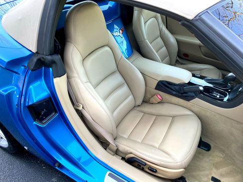 Used 2009 Chevrolet Corvette Convertible w/ Preferred Equipment Group image 29