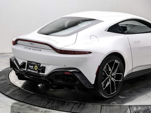 Used 2022 Aston Martin V8 Vantage Coupe RWD image 22