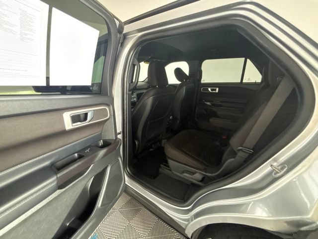 Used 2020 Ford Explorer XLT AWD/4WD image 19