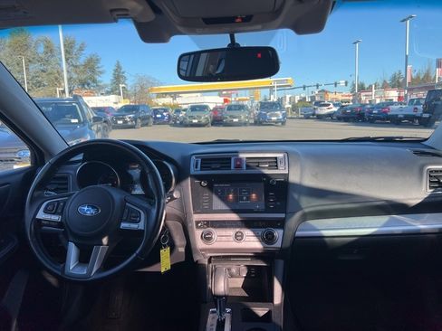Used 2015 Subaru Outback 2.5i Premium image 5