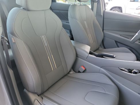 Certified 2025 Hyundai Elantra Sport FWD image 23