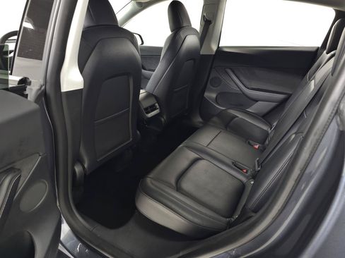 Used 2021 Tesla Model Y Long Range AWD/4WD image 26