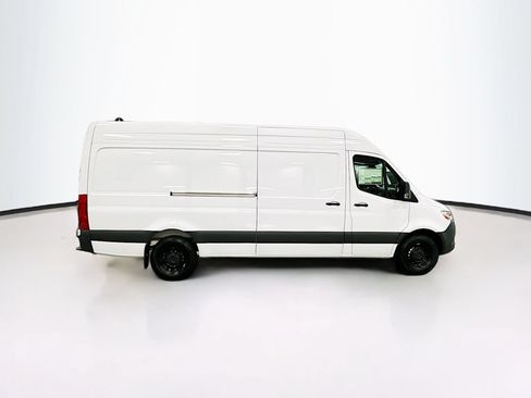 Used 2025 Mercedes-Benz Sprinter 2500 image 8