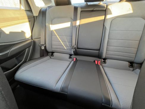 Used 2025 Volkswagen Jetta SE image 41