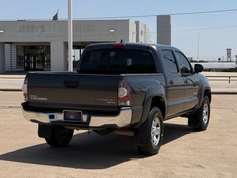 Used 2012 Toyota Tacoma PreRunner w/ SR5 Pkg RWD image 4