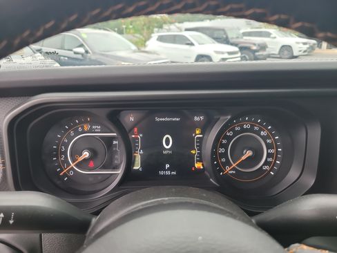 Used 2024 Jeep Gladiator Mojave AWD/4WD image 30