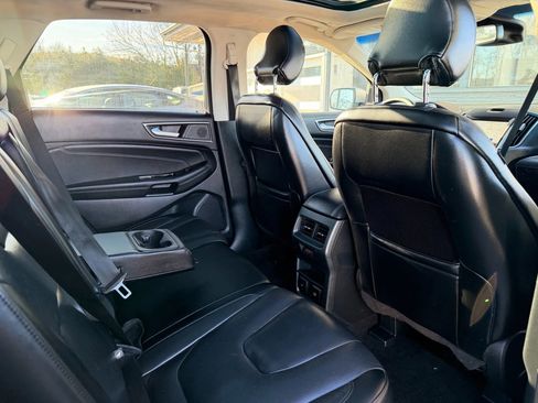 Used 2019 Ford Edge Titanium w/ Equipment Group 301A AWD/4WD image 21