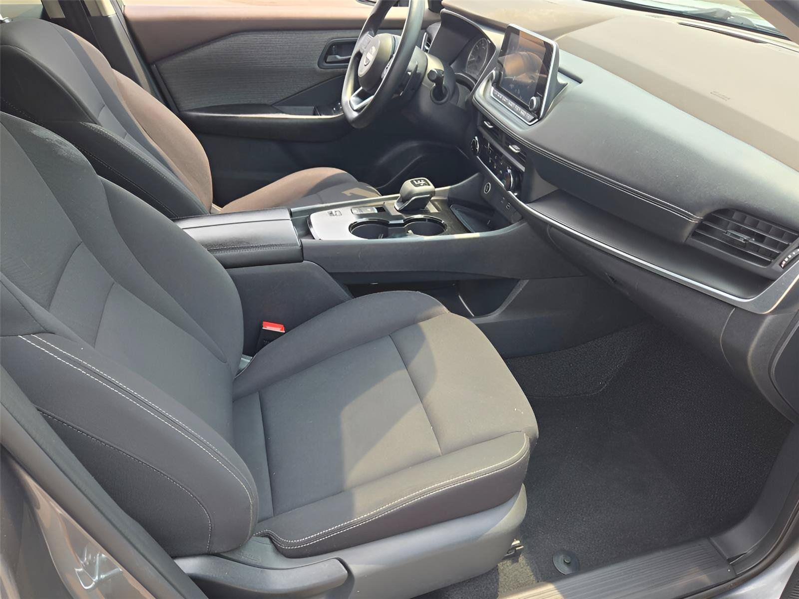 Used 2023 Nissan Rogue S FWD image 5
