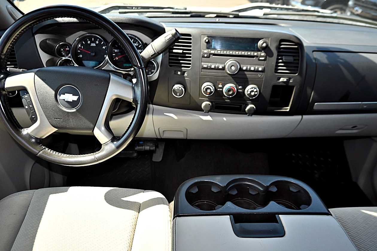 Used 2007 Chevrolet Silverado 2500 LT AWD/4WD image 17