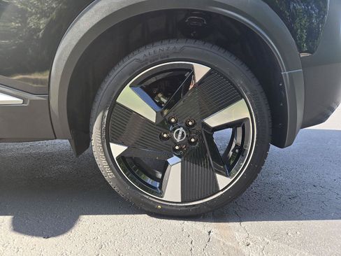 New 2026 Nissan Kicks SR w/ SR Premium Package AWD/4WD image 9