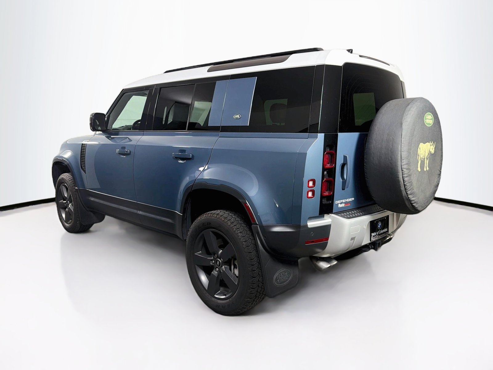 Used 2024 Land Rover Defender 110 SE AWD/4WD image 5