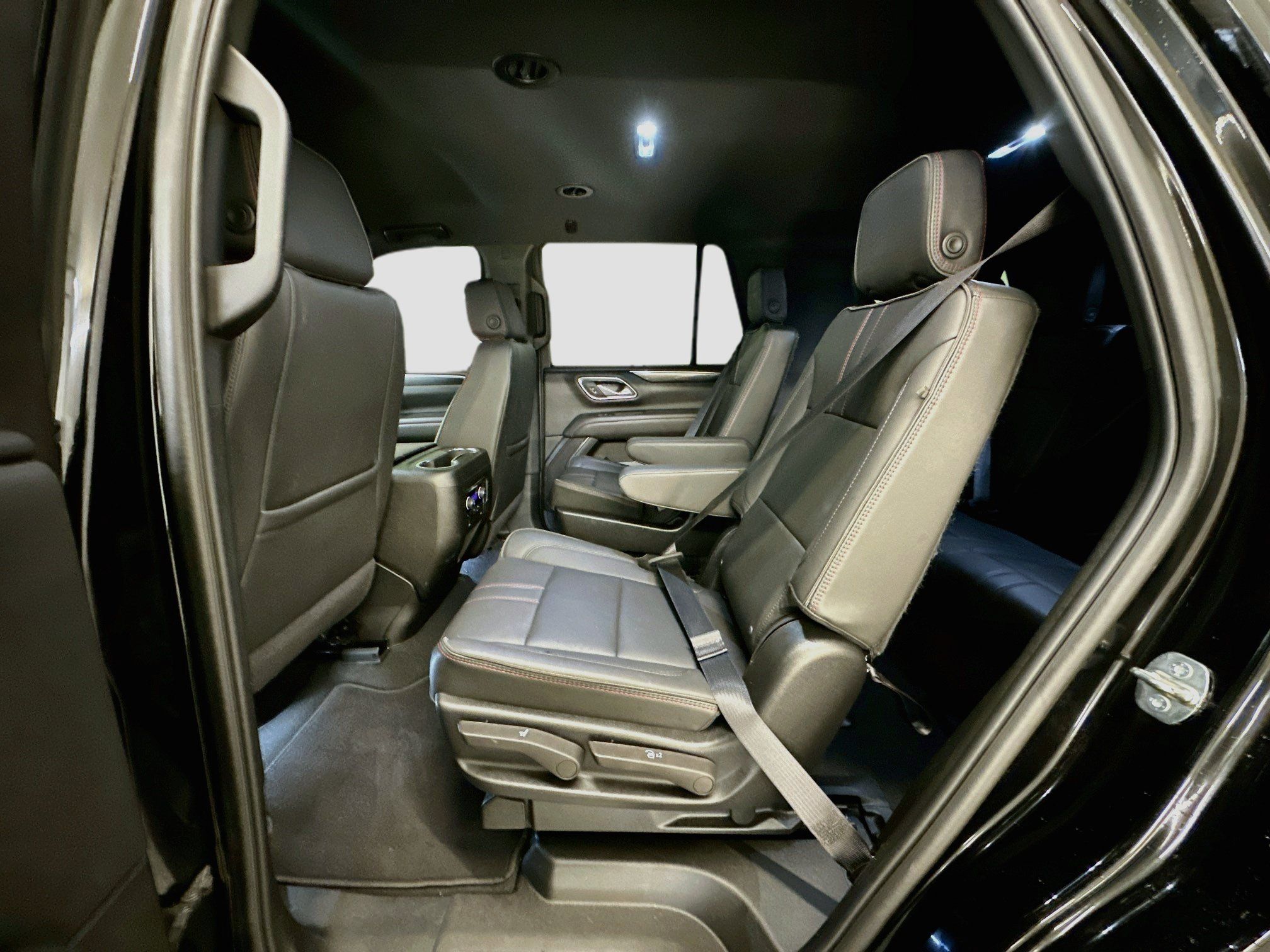 Used 2024 Chevrolet Tahoe RST w/ RST Performance Edition AWD/4WD image 29