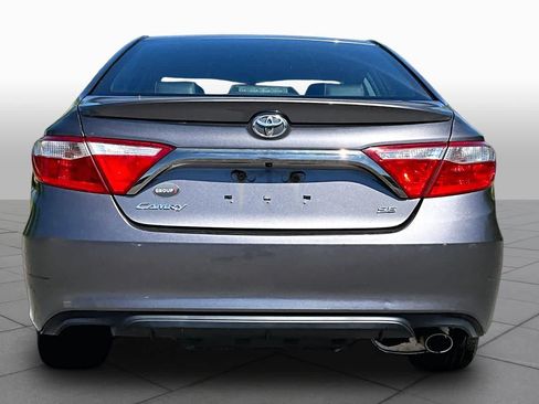 Used 2015 Toyota Camry SE FWD image 5