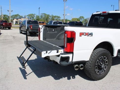 Used 2024 Ford F250 Platinum w/ FX4 Off-Road Package image 10
