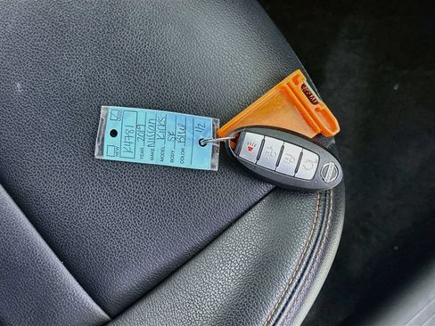 Used 2019 Nissan Kicks SR w/ SR Premium Package FWD image 33