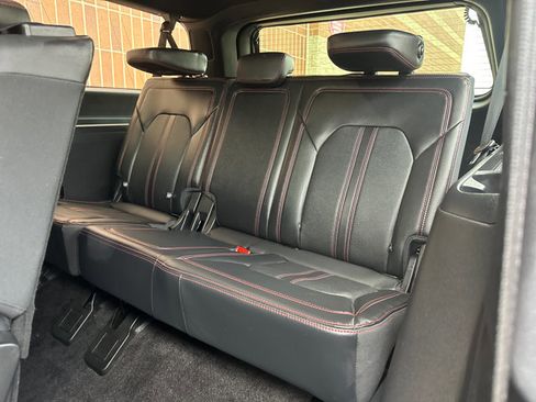 Used 2022 Ford Expedition Max Limited image 32