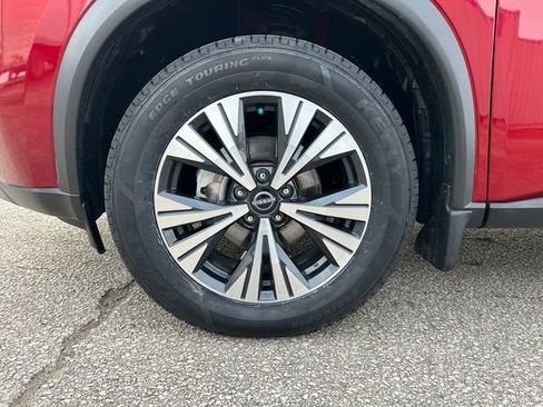 Used 2023 Nissan Rogue SV w/ SV Premium Package image 10