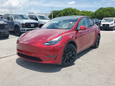 Used 2024 Tesla Model Y Long Range RWD image 32