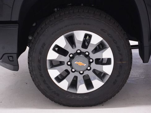 New 2026 Chevrolet Silverado 2500 Custom w/ Custom Value Package AWD/4WD image 9
