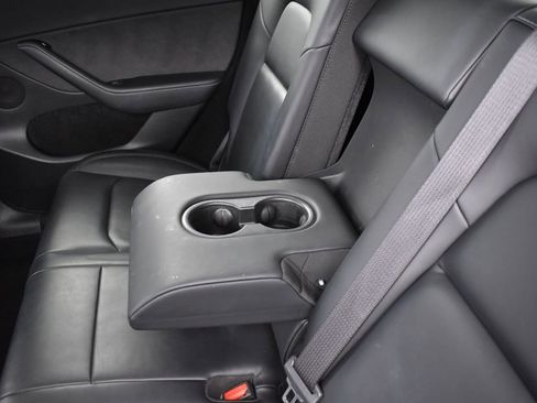 Used 2023 Tesla Model Y Long Range image 21