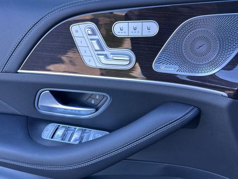 New 2026 Mercedes-Benz GLS 580 4MATIC image 10